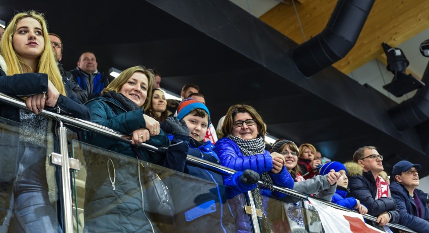 Hokeiści Budowlanego Klubu Sportowego Bydgoszcz pokonali Mad...