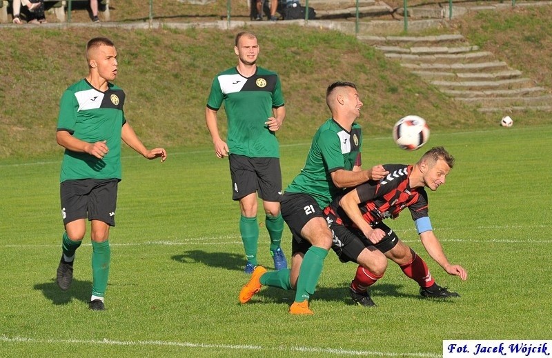 IV liga: Gryf Polanów - Leśnik Manowo 2:3 [ZDJĘCIA, WIDEO] 