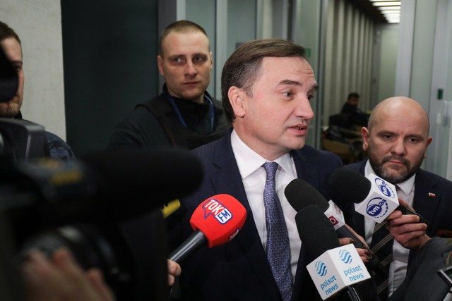 Sejmowa komisja, po burzliwej debacie, negatywnie zaopiniowała wniosek o wotum nieufności dla ministra sprawiedliwości
