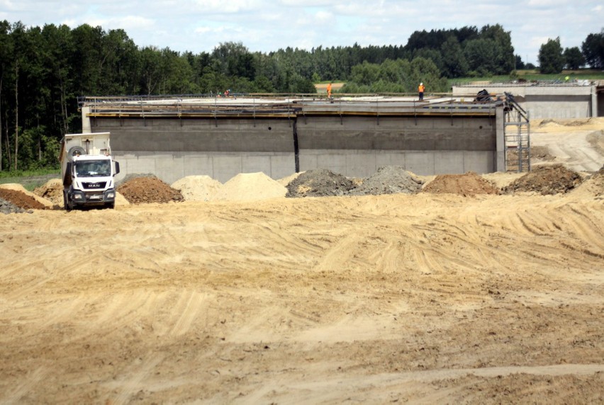 Budowa trasy S17. Na odcinku od Kurowa do granicy województwa zaawansowanie robót przekracza 50 procent