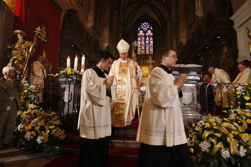 Józef Kupny już oficjalnie naszym arcybiskupem (ZDJĘCIA, HOMILIA INAUGURACYJNA)