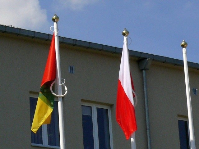 Unijna flaga mogła zawisnąć w jedenastą rocznicę wejście Polski do Unii Europejskiej, ale nie zawisła, zabrakło chęci.