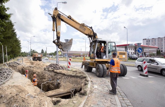 Na ulicy Koszalińskiej prace trwają. W przyszłym tygodniu będzie zamknięty jeden pas ruchu.