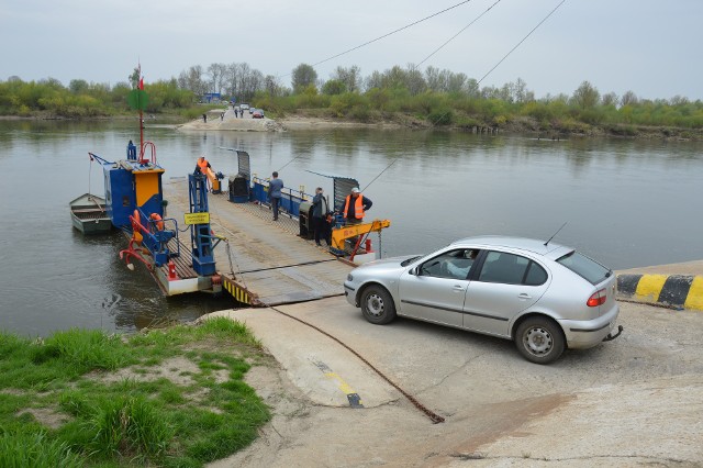 Nowy most na Wiśle będzie stanowił nowe połączenie Małopolski ze Świętokrzyskim i Tarnowa z Kielcami oraz Warszawą. Obecnie w tym miejscu znajduje się jedynie przeprawa promowa.