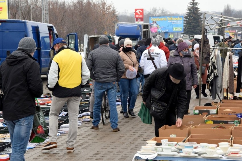 W sobotę, 23 stycznia, pomimo deszczowej aury, na giełdzie w...