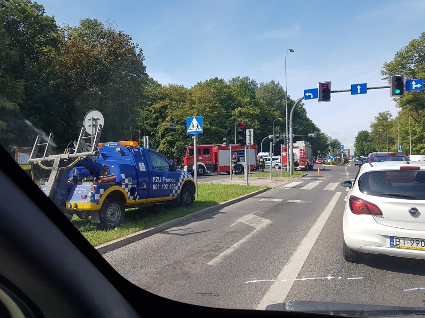 Białystok Wypadek na skrzyżowaniu ulicy Zwierzynieckiej z
