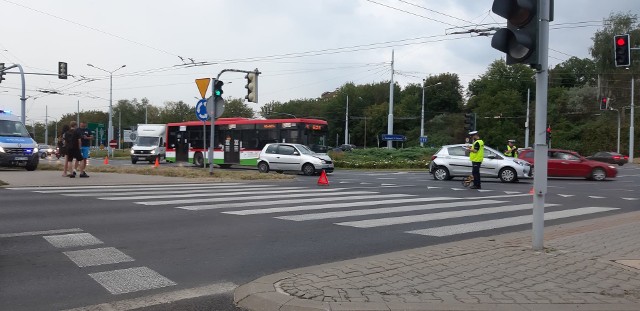 Do zdarzenia doszło po godzinie 17 we wtorek przy rondzie Narodowych Sił Zbrojnych