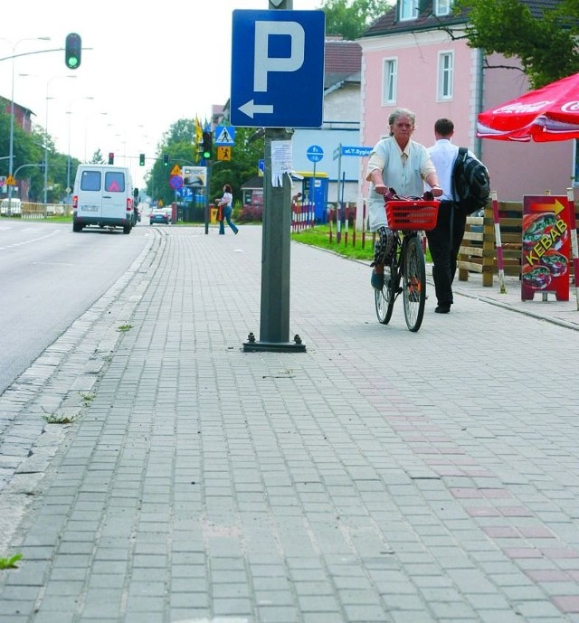 Ścieżka rowerowa przy ul. Lutosławskiego.