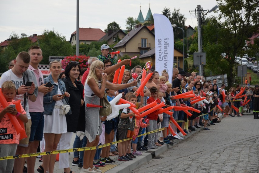 Tour de Pologne w Świątnikach Górnych. Strefa kibica oszalała na widok kolarzy [ZDJĘCIA]