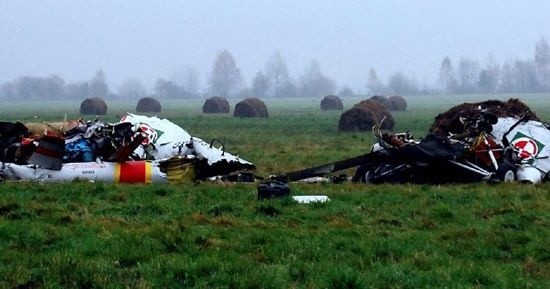 Zniszczony śmigłowiec spadł na łąkę po stronie białoruskiej