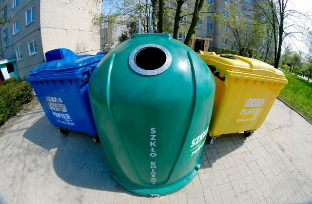 Mieszkańcy Poznania do 31 grudnia muszą wypełnić deklaracje śmieciowe, jeśli chcą, aby po Nowym Roku ich śmieci zostały wywiezione z posesji.
