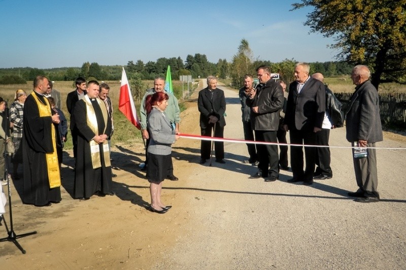 W obu przypadkach środki finansowe pochodzą z budżetu gminy....