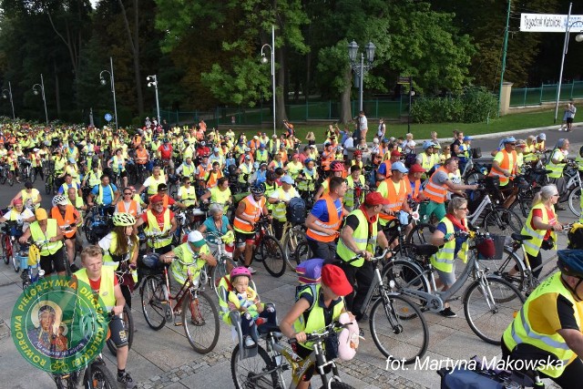 Uczestnicy VII Pielgrzymki Rowerowej Diecezji Kieleckiej na Jasną Górę dotarli do celu. Do Częstochowy dotarł barwny peleton liczący 525 rowerzystów. W tym roku przyświecały im słowa „W mocy Bożego Ducha”. Wszystko wskazuje na to, że jest to największa pielgrzymka rowerowa w Polsce. Cieszy się ogromną popularnością. W tym roku najmłodszy uczestnik miał 3 lata, a najstarszy 80 lat.  Zwieńczeniem pielgrzymki, podczas której jej uczestnicy w ciągu czterech dni pokonali 250 kilometrów, była msza święta w Kaplicy Cudownego Obrazu, którą odprawił biskup Marian Florczyk z diecezji kieleckiej, krajowy delegat Konferencji Episkopatu Polski do spraw sportu. (dor)