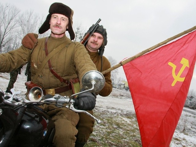 Organizatorzy zapraszają do udziału właścicieli pojazdów militarnych.