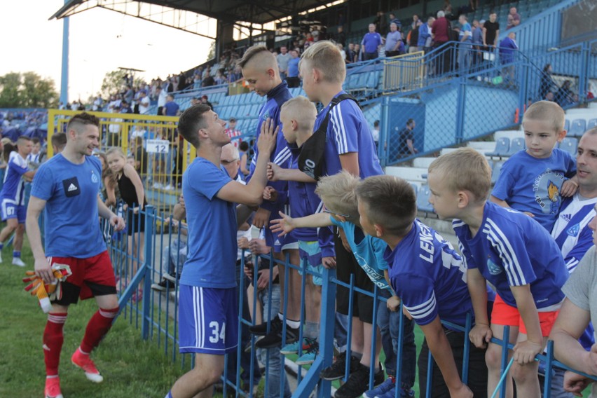 Ruch Chorzów - GKS Katowice 1:0. Tak cieszyli się kibice i piłkarze Niebieskich ZDJĘCIA