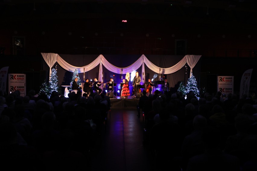 Piękny koncert na zakończenie roku w Chęcinach. Goście słuchali najpiękniejszych arii i duetów z operetek oraz musicali. Zobaczcie zdjęcia