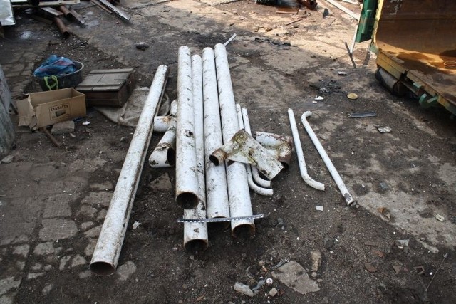 Resztki bramki znalezione w skupie złomie w Skarżysku.