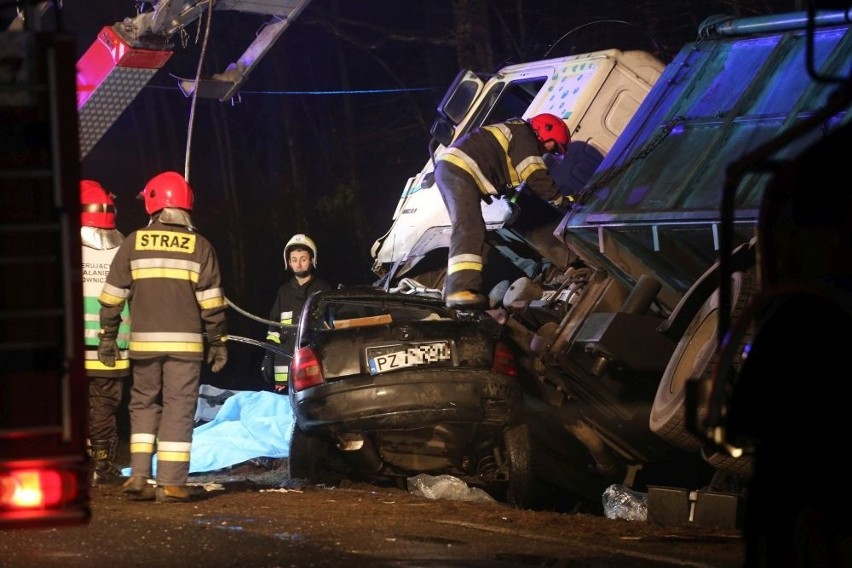 Dziś w Łęgu odbył się protest mieszkańców Łęga przy drodze...