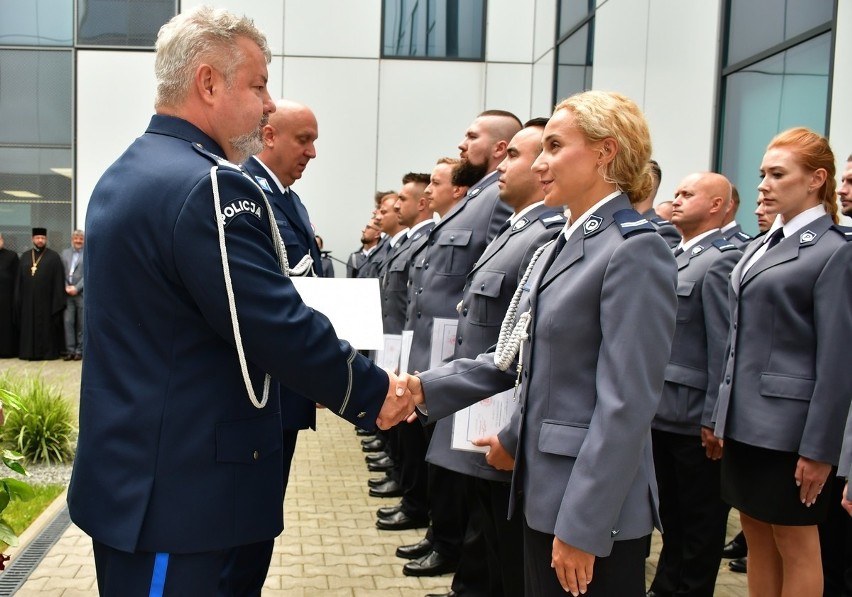 Święto Policji z udziałem zasłużonych funkcjonariuszy i...