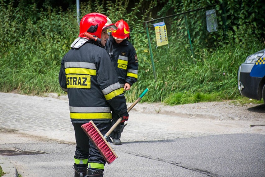 Zakopane. Uwaga kierowcy! Wielka plama oleju zalała Ubocz [ZDJĘCIA]