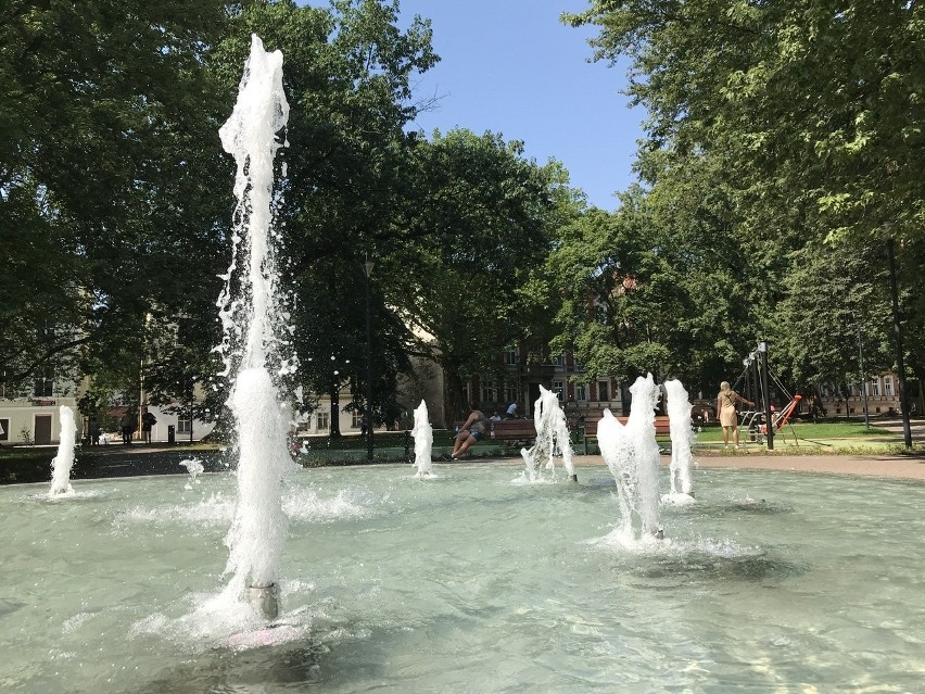 Najnowsza fontanna w Słupsku przyciąga nie tylko dzieci, ale i pijanych [ZDJĘCIA]