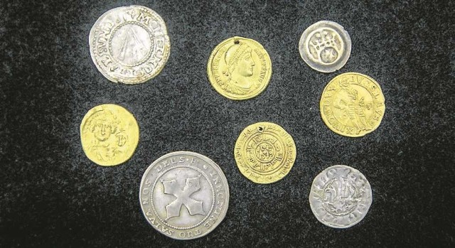 W kolekcji są monety znajdujące się w obiegu na terenie Pomorza. Obok tamtejszych numizmatów są też więc obiekty krzyżackie, arabskie, skandynawskie 
