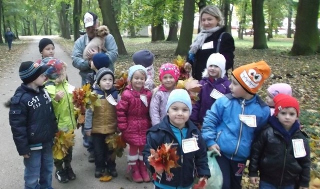 Uczniowie Szkoły Podstawowej w Chrobrzu uczestniczyli w wielu atrakcjach Tygodnia Jesieni, pod hasłem: "Jesień - pora wesoła".