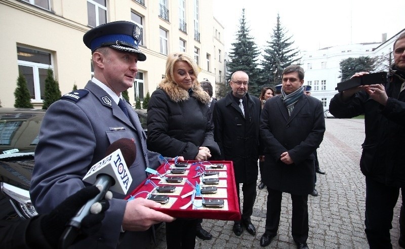 Nowe auta dla łódzkiej policji [FILM, zdjęcia]