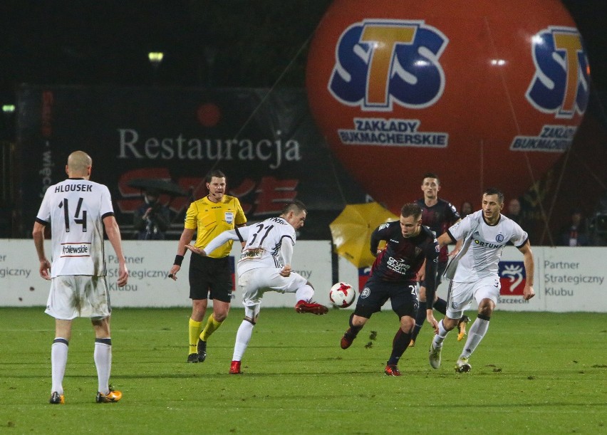 Pogoń - Legia 1:3. Mistrz skarcił Portowców za błędy w obronie