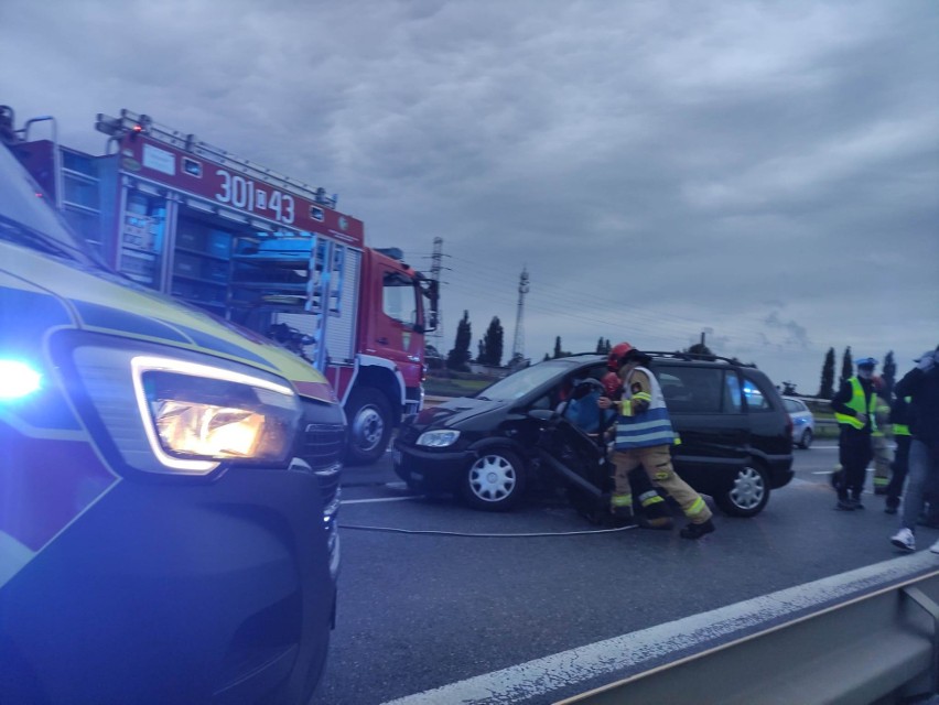 Wypadek na obwodnicy Opola. Kierująca oplem zawracała. Wtedy...