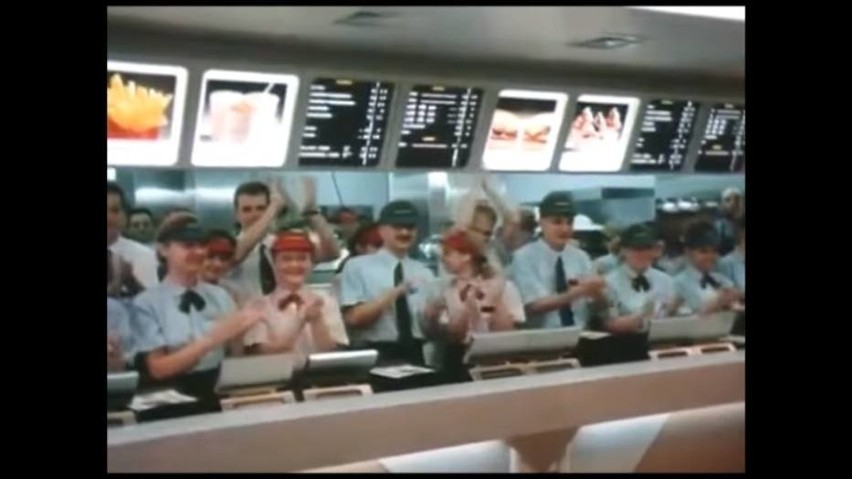 27 lat temu otwarto w Polsce pierwszego McDonalda. To była fastfoodowa rewolucja [ZDJĘCIA]