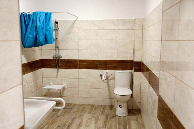 Łazienka mieszkania dla podopiecznych  Specjalnego Ośrodka Szkolno - Wychowawczego w Rudniku nad Sanem