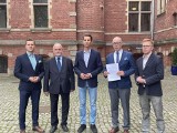 Poseł Kacper Płażyński oraz gdańscy radni PiS z uchwałą o odszkodowaniu od Niemiec. "Bez zadośćuczynienia nie ma pojednania"
