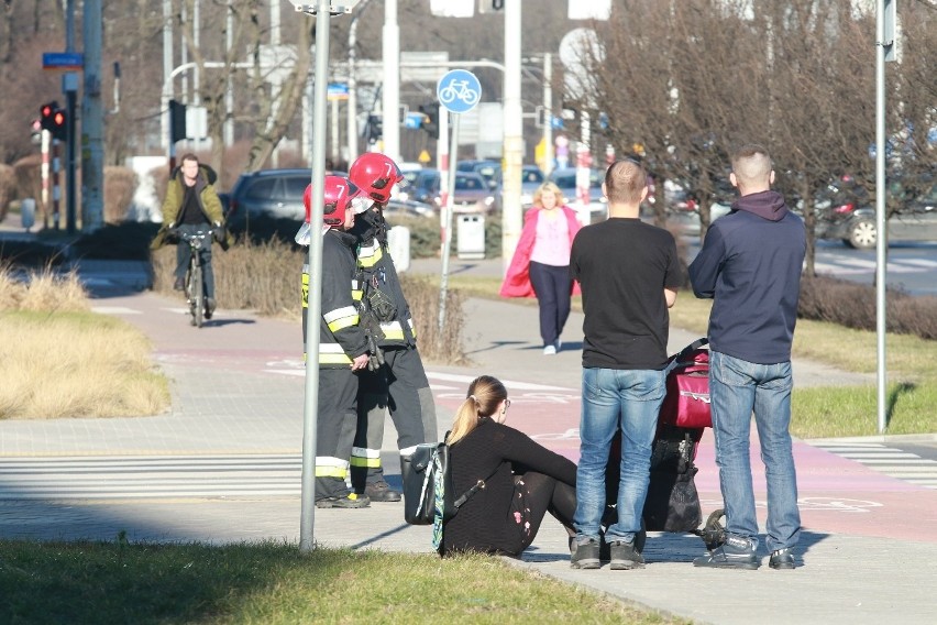 Wypadek 3 aut na obwodnicy śródmiejskiej. Trzy osoby ranne (ZDJĘCIA)