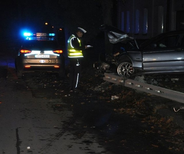 Po wtorkowym wypadku w Końskich pasażer BMW trafił do szpitala.