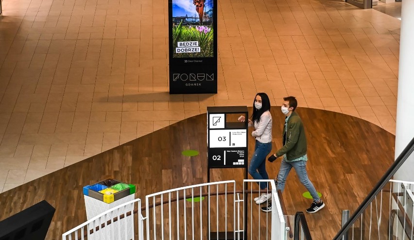 Centra handlowe otwarte po zniesieniu części ograniczeń...