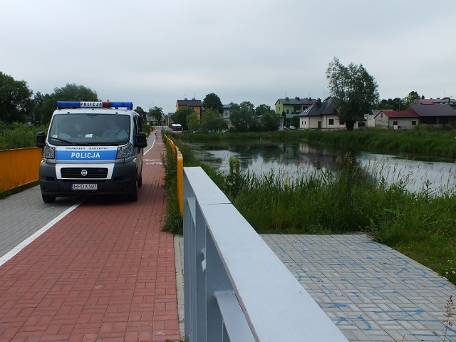 Kraśnik: Wędkarz utonął w stawie. Miał 60-lat