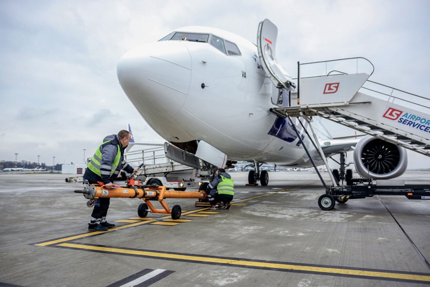 Mechanik lotniczy - zawód pilnie poszukiwany na Podkarpaciu. Potrzebne są setki pracowników