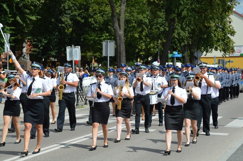 Święto Policji w Ełku. Prezydent podarował wszystkim policjantkom kwiaty (zdjęcia)