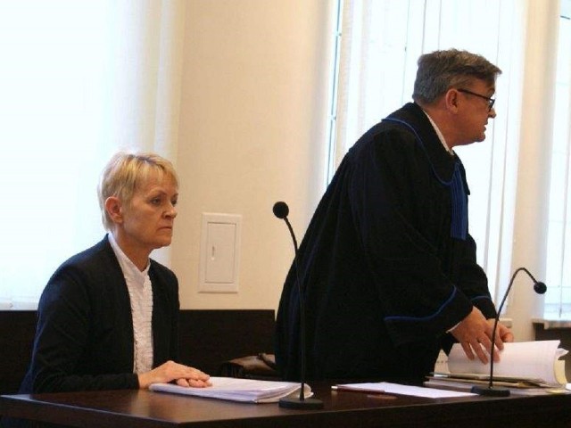 W człuchowskim sądzie burmistrz Jolanta Fierek wraz ze swym pełnomocnikiem rozpoczęła walkę ze swoim byłym pracodawcą - Bankiem Spółdzielczym w Czersku