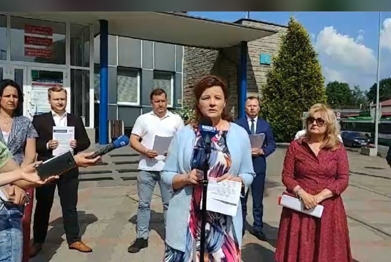 Radni PiS mają nadzieję, że stanowisko w sprawie Karty...