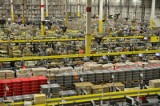 Koronawirus: pracownicy apelują, ale Amazon nie zamierza zamykać magazynów. Pod Poznaniem ruszyła akcja "Kichaj na menadżera"