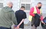 Gdańsk: Ukradli dokumenty i karty płatnicze z otwartego samochodu. Potem włamali się na konto