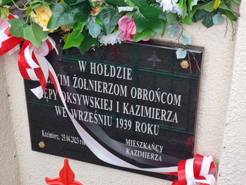 Uroczystość oficjalnego odsłonięcia tablicy pamiątkowej na...