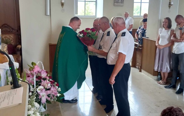 Ksiądz Sławomir Ogorzałek został gorąco przywitany przez parafian, jako nowy proboszcz w parafii w Łękawicy.