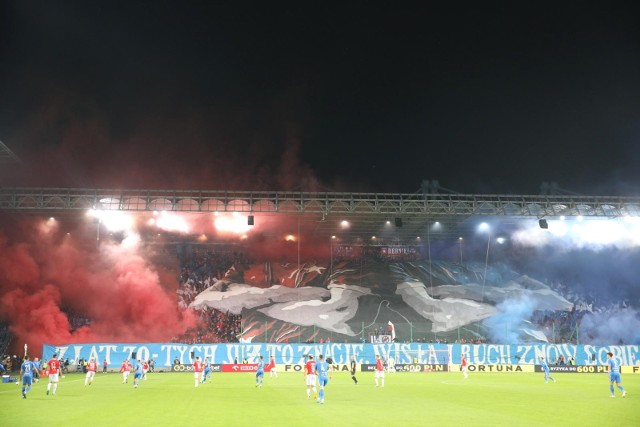 Jesienią mecz Wisły z Ruchem oglądało na stadionie przy ul. Reymonta ponad 22 tysięcy widzów. W kwietniu ten rekord może zostać pobity przez kibiców obu klubów na Stadionie Śląskim