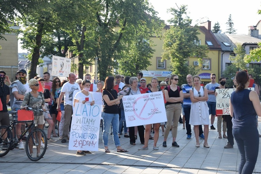 Około stu skawinian protestowało przeciw zatruwaniu...