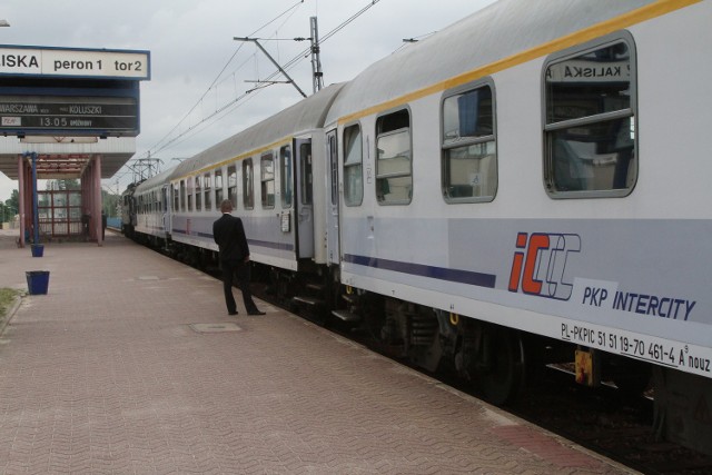 Od połowy grudnia pociągi z Łodzi do Warszawy miały jechać 70 minut, ale większość pokona dystans w czasie 80 - 85 minut