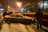 Audi wjechało w tramwaj, kierowca uciekł! ZABLOKOWANA LEGIONÓW [FILM, zdjęcia]