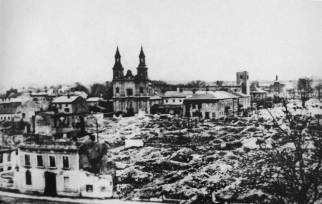 1 września 1939 Niemcy napadły na Polskę, rozpoczęła się II wojna światowa. O godz. 4.40 pierwsze niemieckie bomby spadły na bezbronny Wieluń.